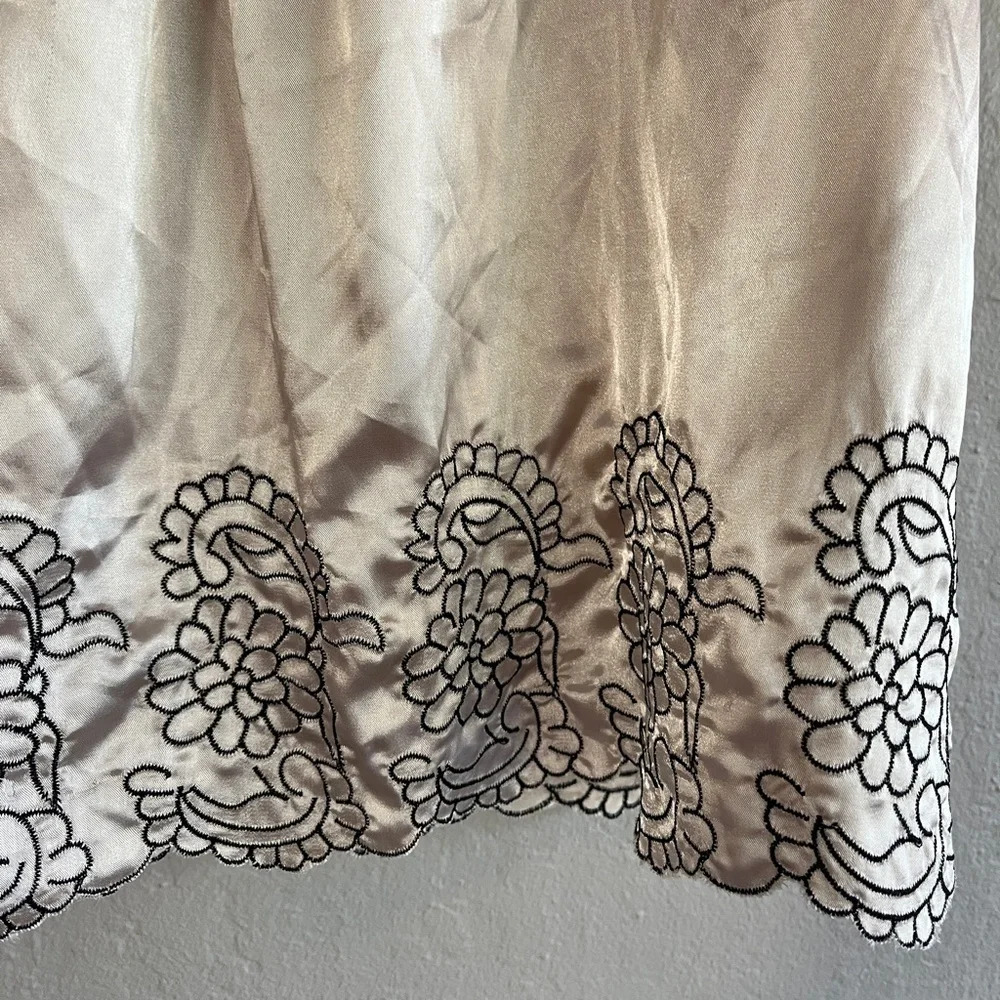 Vintage 90’s Forever 21 Embroidered Satin Top Short Sleeves Embellished Cuffs M - Picture 8 of 8
